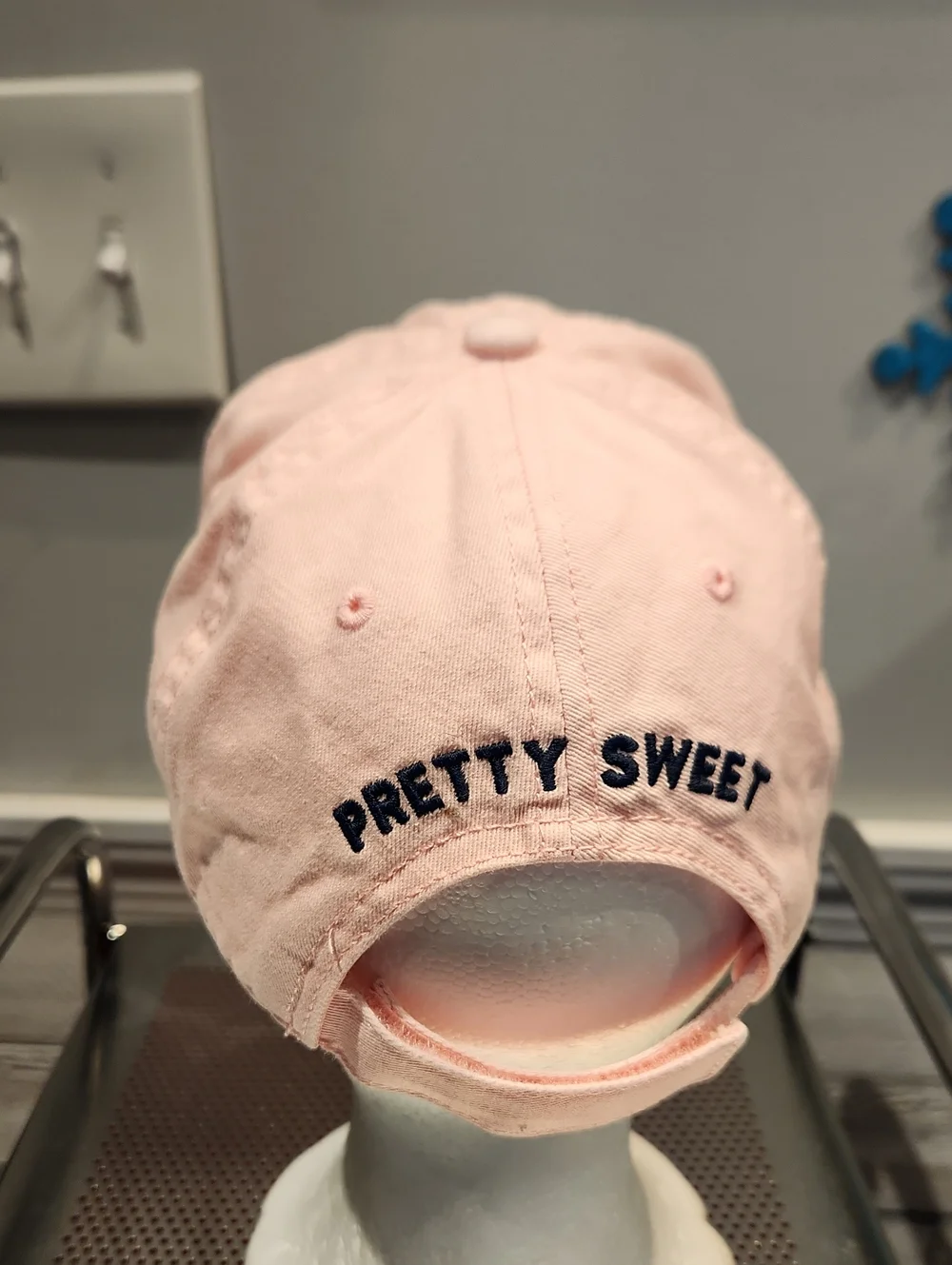EUC Life Is Good Pretty Sweet Pink Hat w/cupcake Sz Youth M/L 100% Cotton